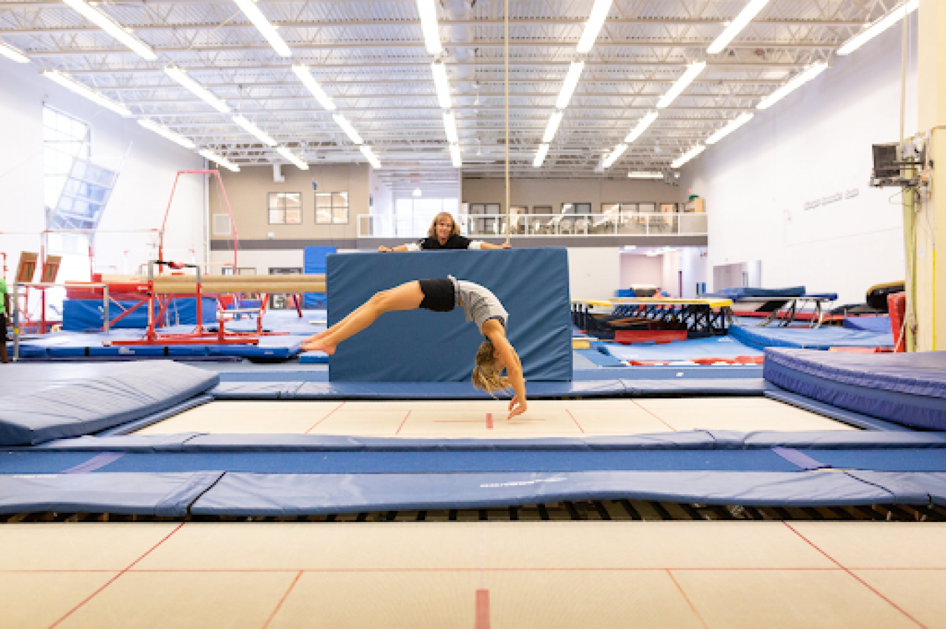  A Complete Guide to Trampoline Gymnastics: Disciplines, Rules, and Scoring